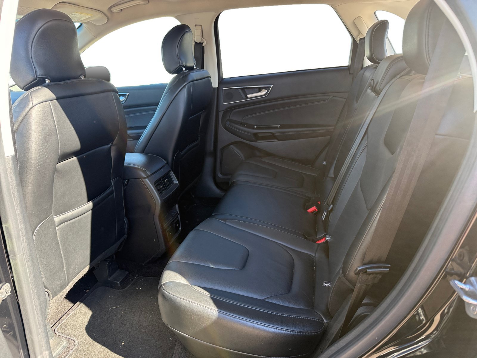 Used 2018 Ford Edge Titanium w/ Technology Package AWD/4WD image 10