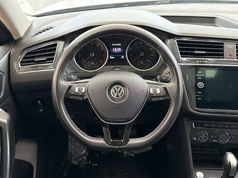 Used 2021 Volkswagen Tiguan SE w/ Panoramic Sunroof Package FWD image 23