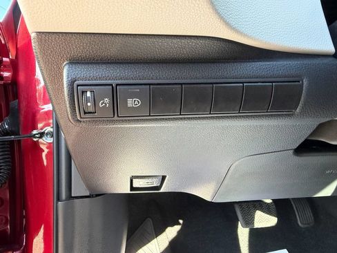 Used 2024 Toyota Corolla LE w/ LE Convenience Package FWD image 13