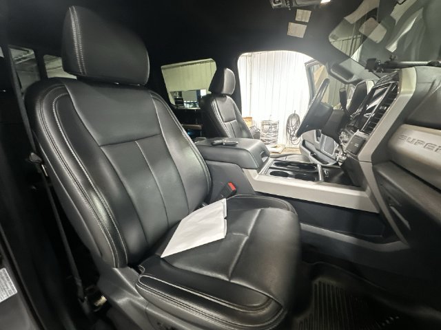 Used 2022 Ford F350 Lariat w/ Lariat Ultimate Package AWD/4WD image 32