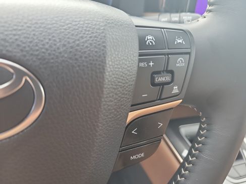 Certified 2025 Toyota Crown Signia AWD/4WD image 29