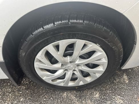 Used 2018 Toyota Corolla LE image 10