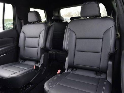 Used 2025 Chevrolet Traverse LT image 23