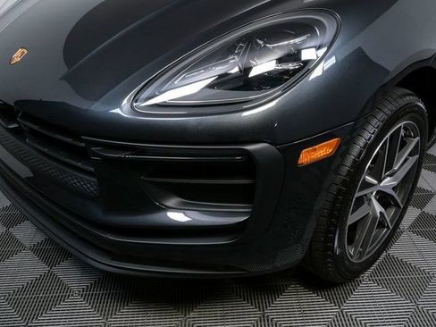 Used 2026 Porsche Macan AWD/4WD image 36