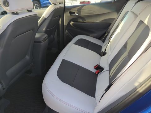 Used 2020 Chevrolet Bolt Premier FWD image 9