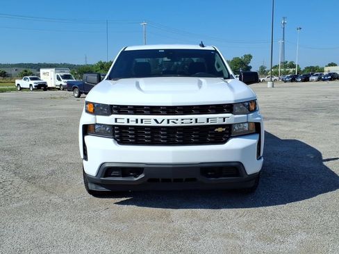 Used 2022 Chevrolet Silverado 1500 Custom w/ Safety Confidence Package RWD image 2