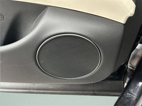 Used 2026 Genesis GV70 2.5T Select image 24