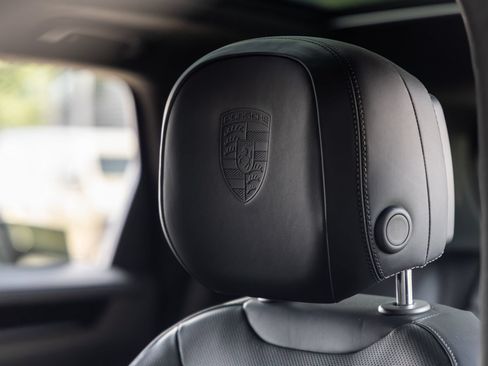 Certified 2026 Porsche Cayenne GTS AWD/4WD image 27