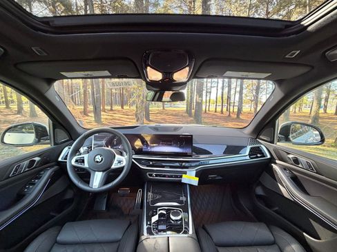New 2026 BMW X5 xDrive40i w/ M Sport Package AWD/4WD image 2