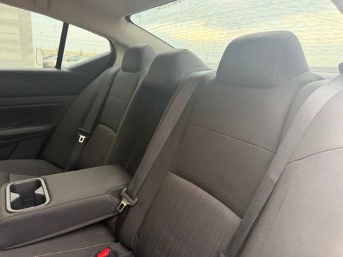 Used 2023 Nissan Altima 2.5 SV FWD image 13