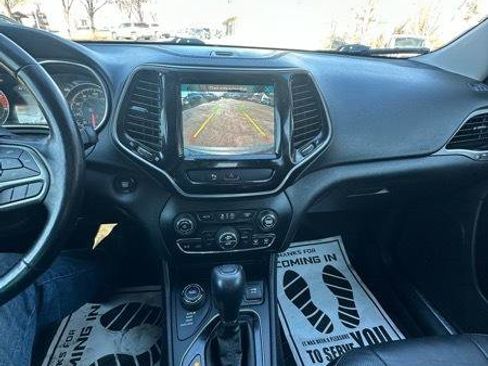 Used 2020 Jeep Cherokee Limited image 9