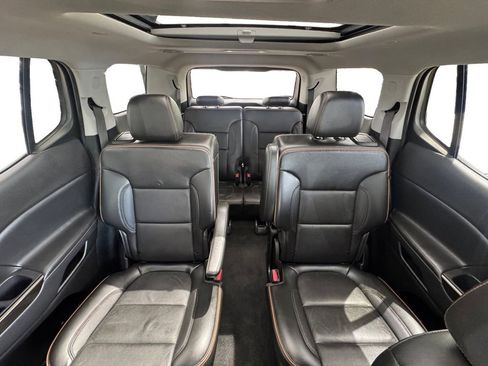 Used 2022 GMC Acadia AT4 w/ Technology Package image 18