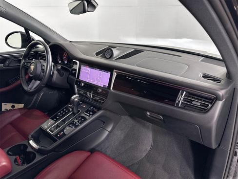 Certified 2023 Porsche Macan S w/ Premium Package Plus image 29