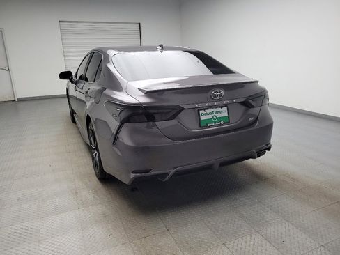 Used 2022 Toyota Camry SE image 6