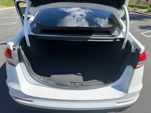 Used 2019 Ford Fusion SE image 15