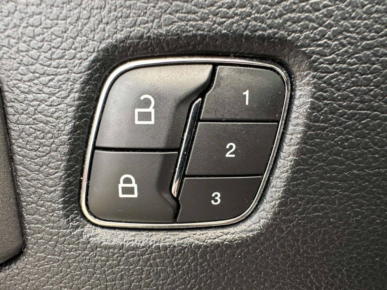 Used 2020 Ford F150 Platinum w/ Equipment Group 701A Luxury AWD/4WD image 34