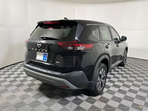 Used 2023 Nissan Rogue SV image 7