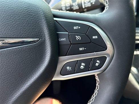 New 2026 Chrysler Pacifica Select image 18