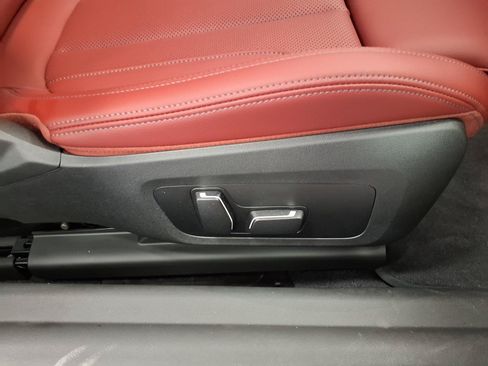 Used 2025 BMW 230i Coupe w/ Convenience Package RWD image 11