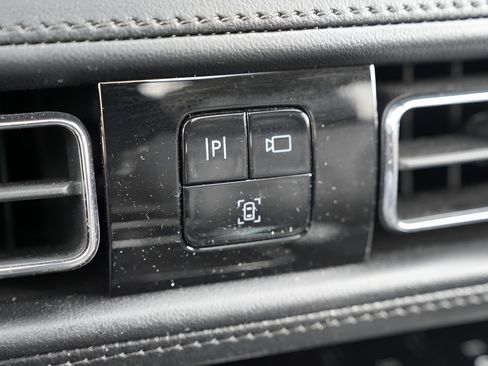 Used 2023 Lincoln Nautilus Reserve AWD/4WD image 39