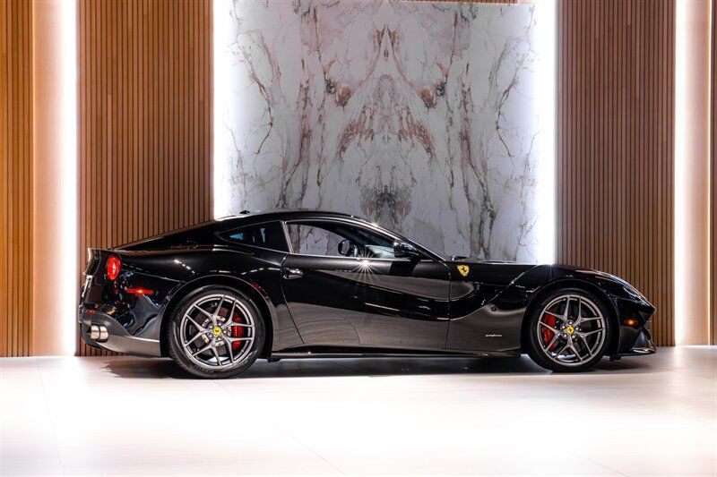 Used 2017 Ferrari F12 Berlinetta RWD image 5