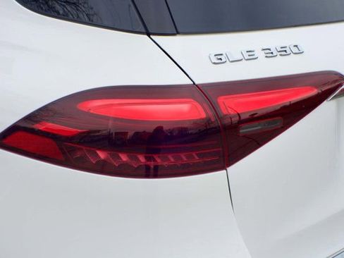 Used 2024 Mercedes-Benz GLE 350 4MATIC image 11