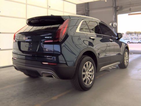 Used 2019 Cadillac XT4 Premium Luxury w/ Cold Weather Package AWD/4WD image 5