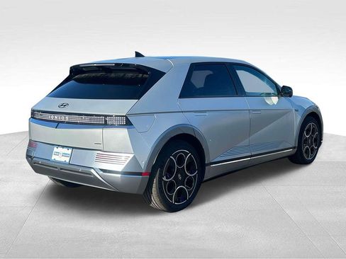 Used 2024 Hyundai Ioniq 5 Limited image 2