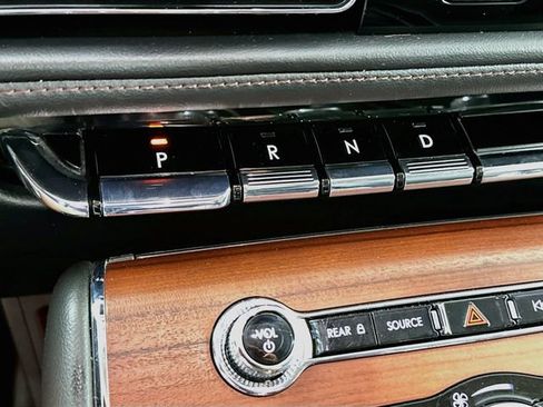 Used 2023 Lincoln Aviator Reserve w/ Equipment Group 201A AWD/4WD image 23