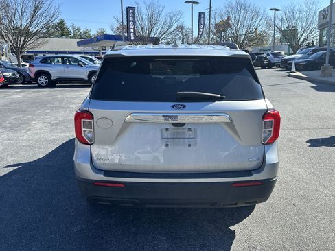 Used 2020 Ford Explorer XLT w/ Comfort Package image 6