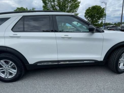 Certified 2023 Ford Explorer XLT w/ Equipment Group 202A AWD/4WD image 9