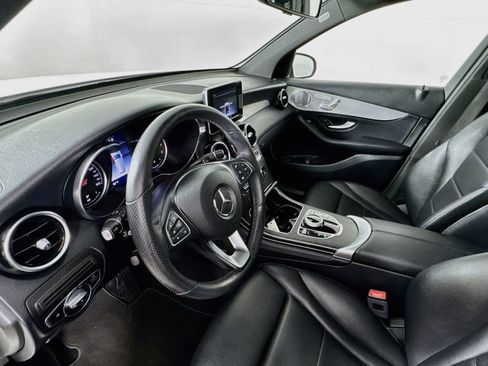 Used 2019 Mercedes-Benz GLC 300 4MATIC image 10