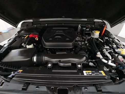 Used 2021 Jeep Wrangler Unlimited Sahara w/ Cold Weather Group image 3