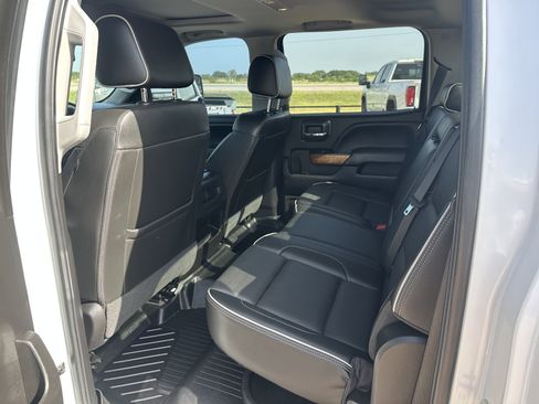 Used 2019 Chevrolet Silverado 2500 High Country w/ Duramax Plus Package AWD/4WD image 5