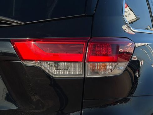 Used 2017 Toyota Highlander XLE FWD image 31