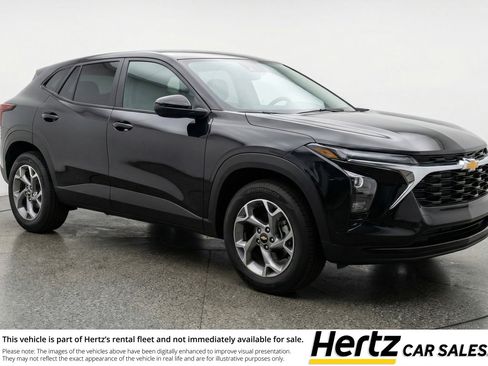 Used 2025 Chevrolet Trax LT image 1