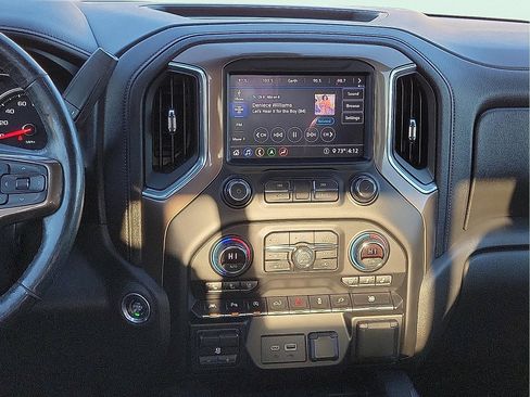 Used 2020 Chevrolet Silverado 1500 High Country w/ Technology Package image 10