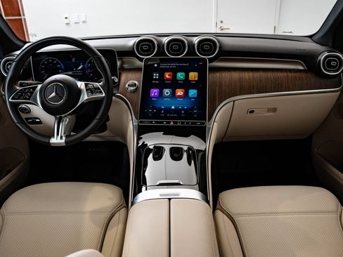 Certified 2026 Mercedes-Benz GLC 300 4MATIC image 32