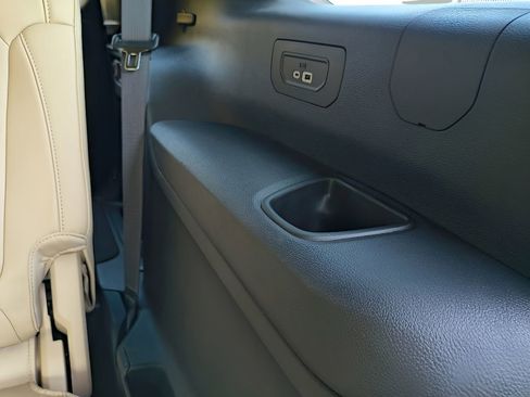 Used 2024 Jeep Grand Cherokee L Limited w/ Black Appearance Package image 30