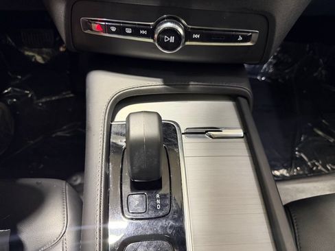 Used 2024 Volvo XC90 B5 Core w/ Protection Package Premier AWD/4WD image 20