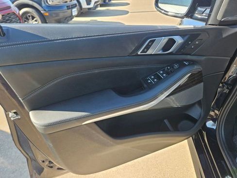 Used 2025 BMW X5 xDrive40i w/ M Sport Package image 18