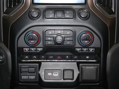 Used 2019 Chevrolet Silverado 1500 High Country w/ High Country Premium Package image 20