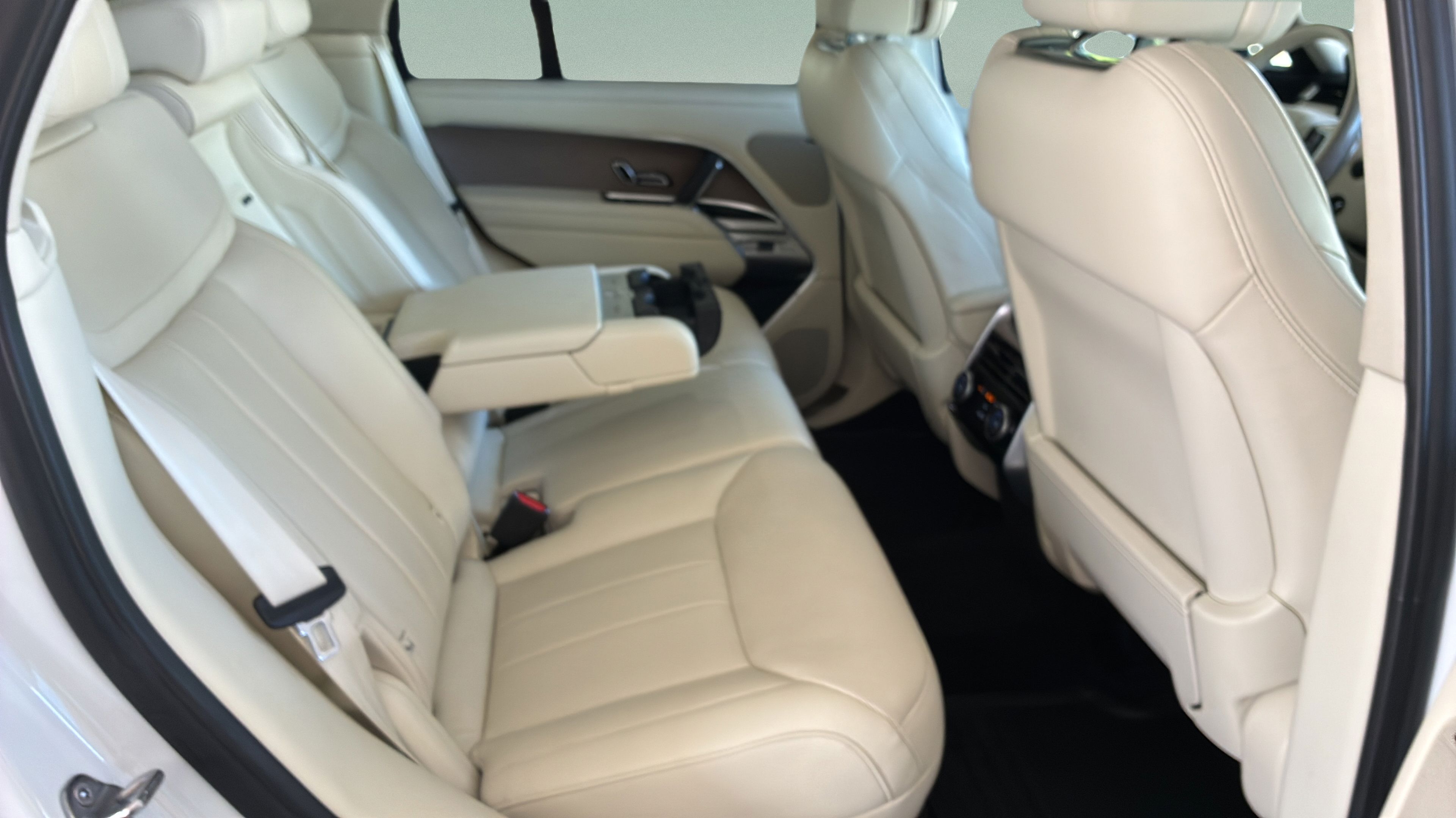 Used 2023 Land Rover Range Rover SE AWD/4WD image 23