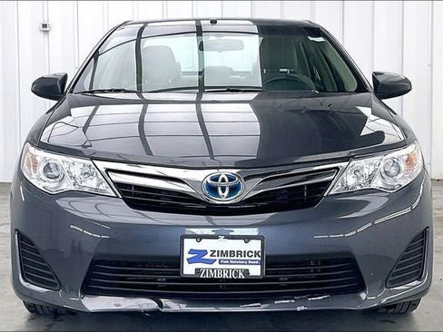 Used 2012 Toyota Camry LE FWD image 3