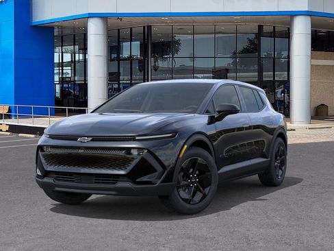 New 2026 Chevrolet Equinox EV LT w/ Midnight Package image 6