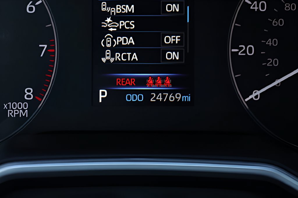 Certified 2025 Toyota Corolla SE w/ SE Package FWD image 32
