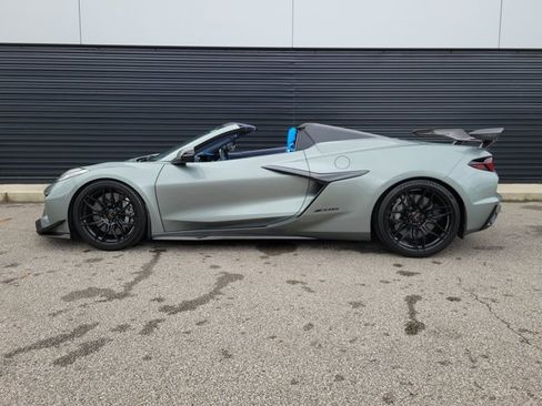 Used 2024 Chevrolet Corvette Z06 w/ Z07 Performance Package RWD image 8