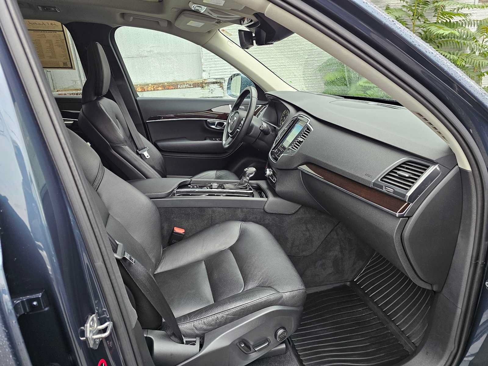 Used 2019 Volvo XC90 T6 Momentum w/ Advanced Package AWD/4WD image 11