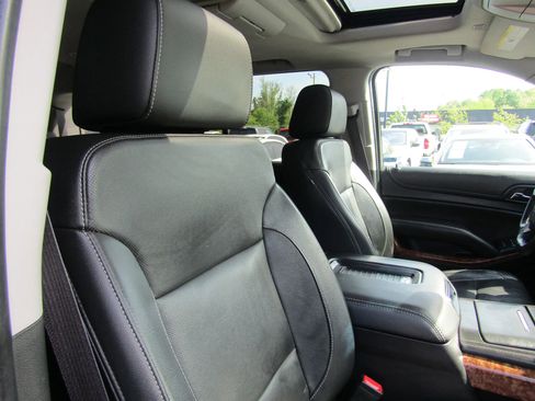 Used 2017 Chevrolet Tahoe Premier AWD/4WD image 14