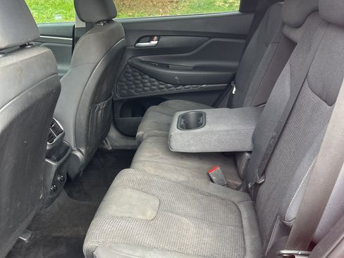Used 2020 Hyundai Santa Fe SE image 16